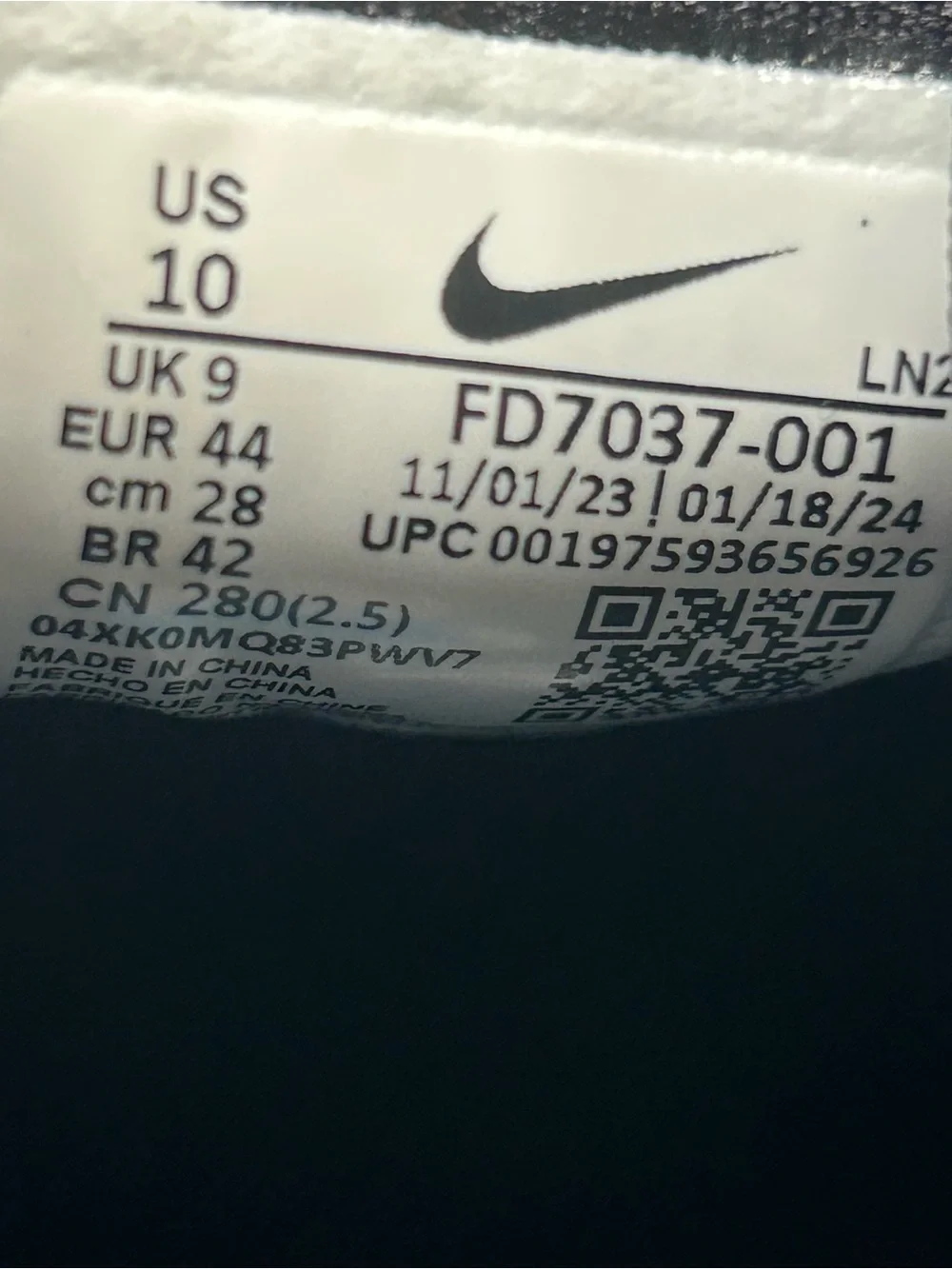 Nike Men's Black and White Alpha Football Cleats